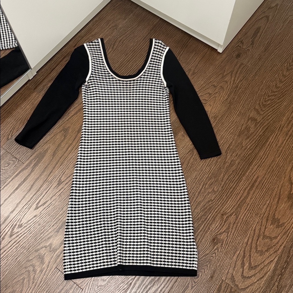 Banana Republic Black and white Dress - Size XS